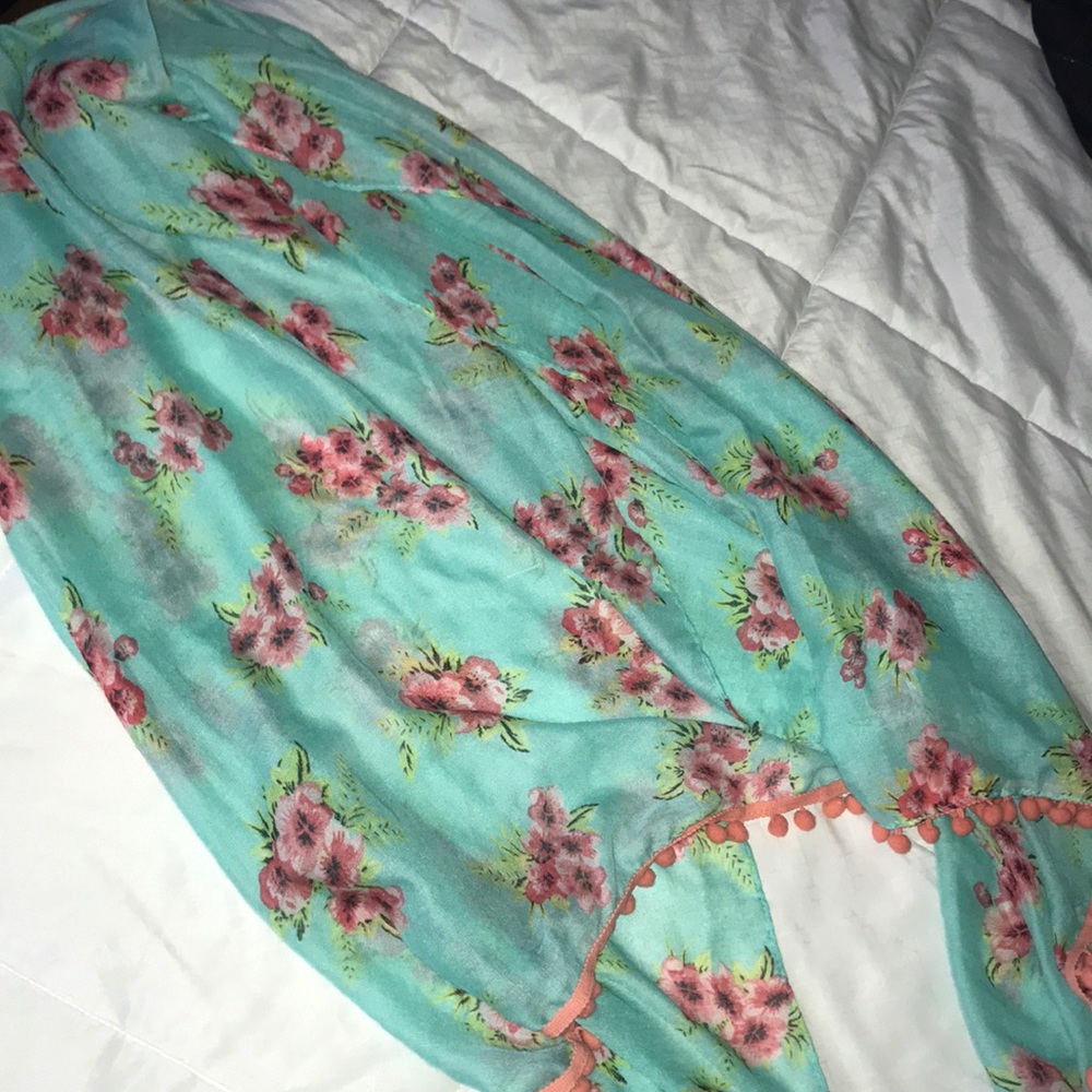 Spring scarf - Picture 3 of 3